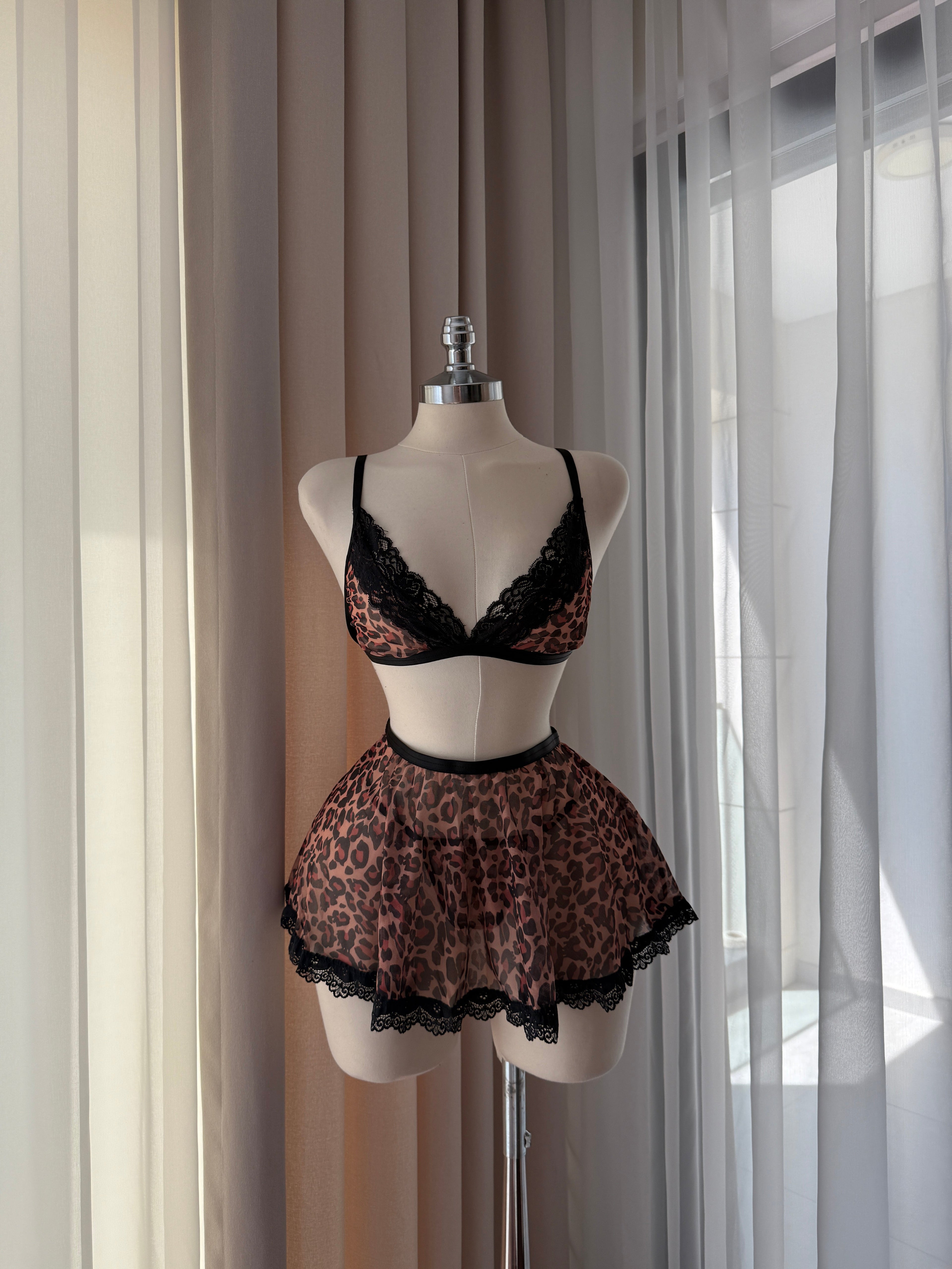 Leopar Desenli Etekli Set