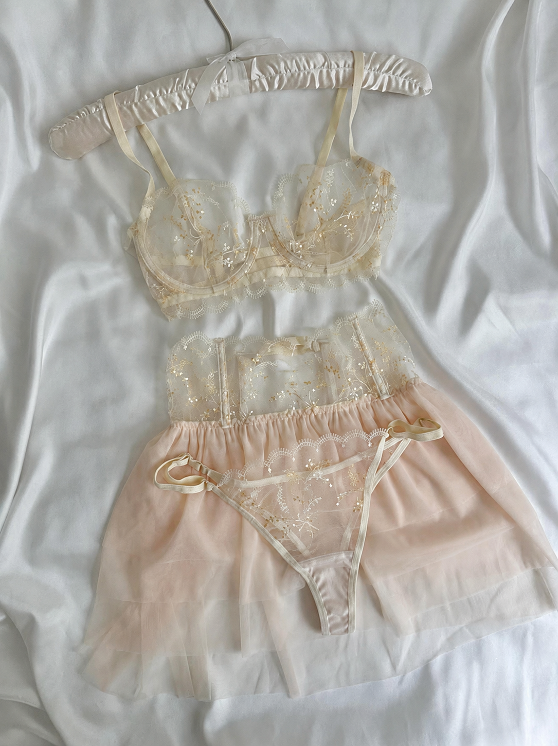 Sarı Etekli Bralet Takımı