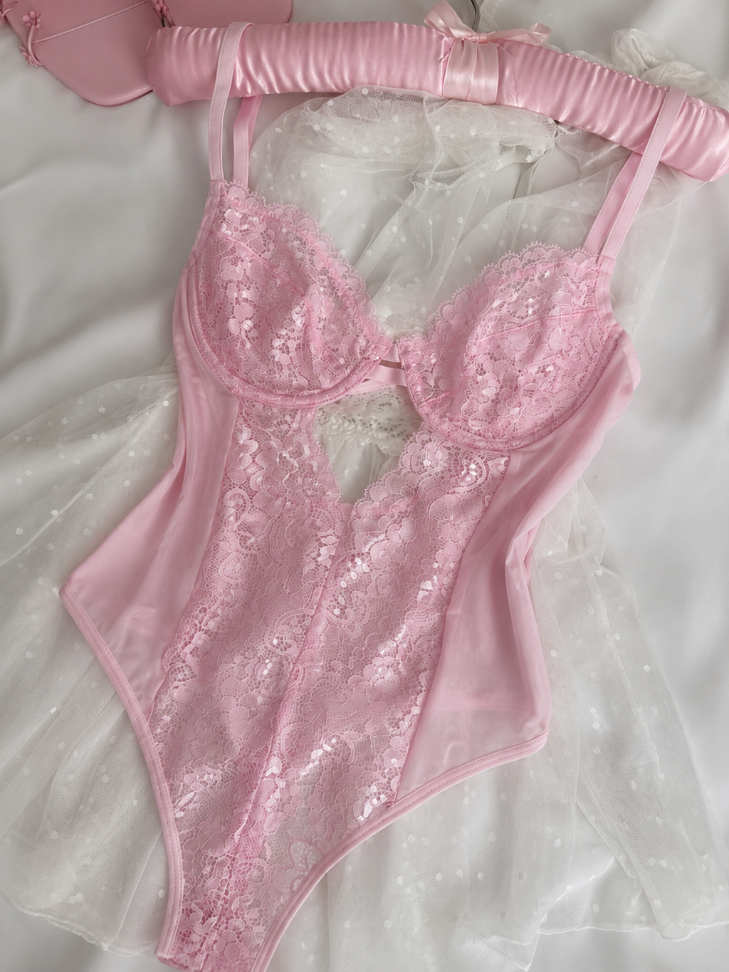 Pembe Dantel Transparan Bodysuit