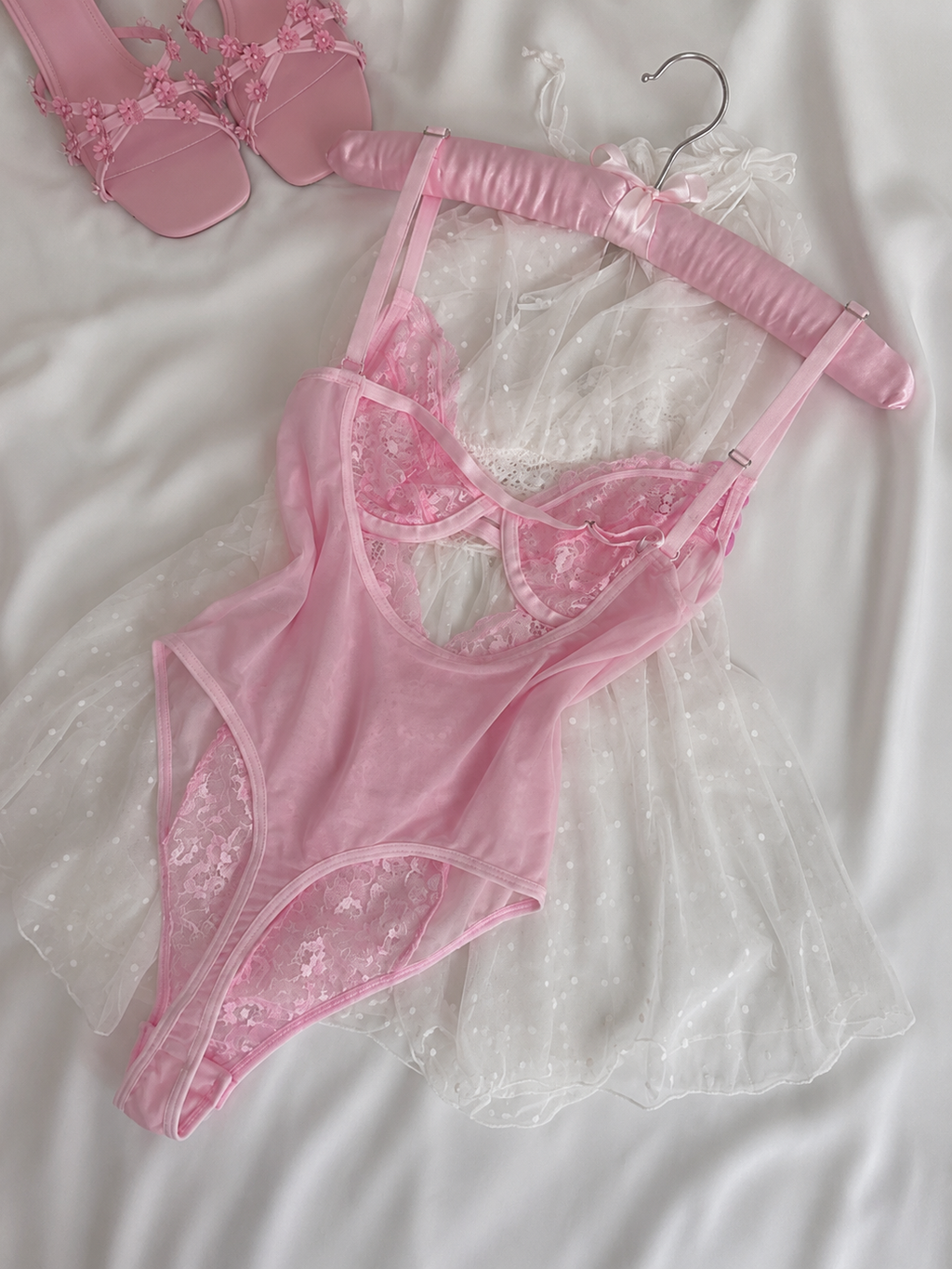 Pembe Dantel Transparan Bodysuit