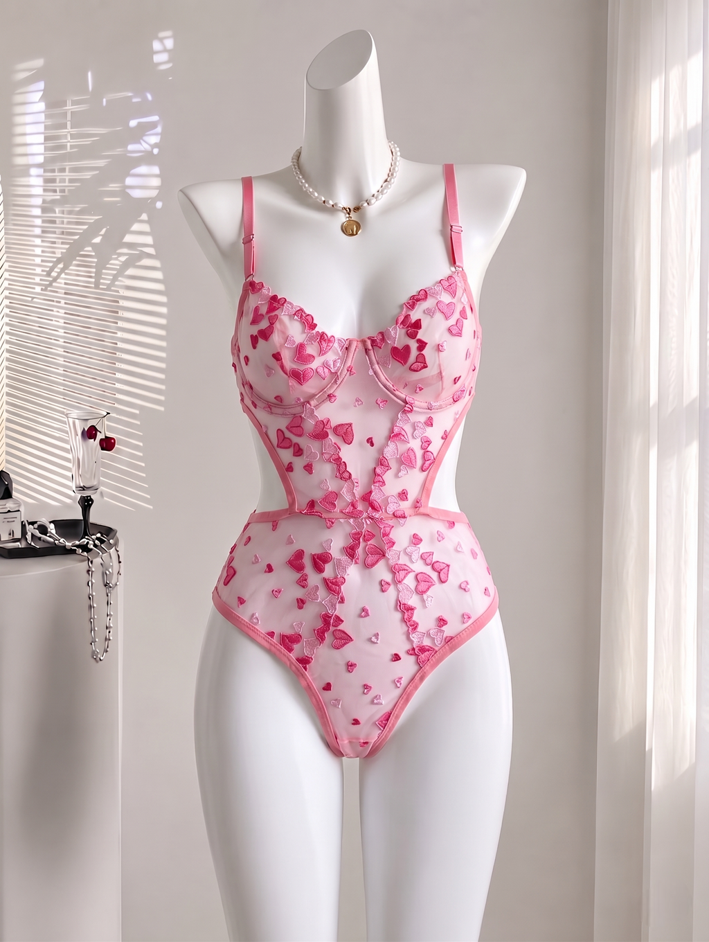 Kalp İşlemeli Transparan Bodysuit