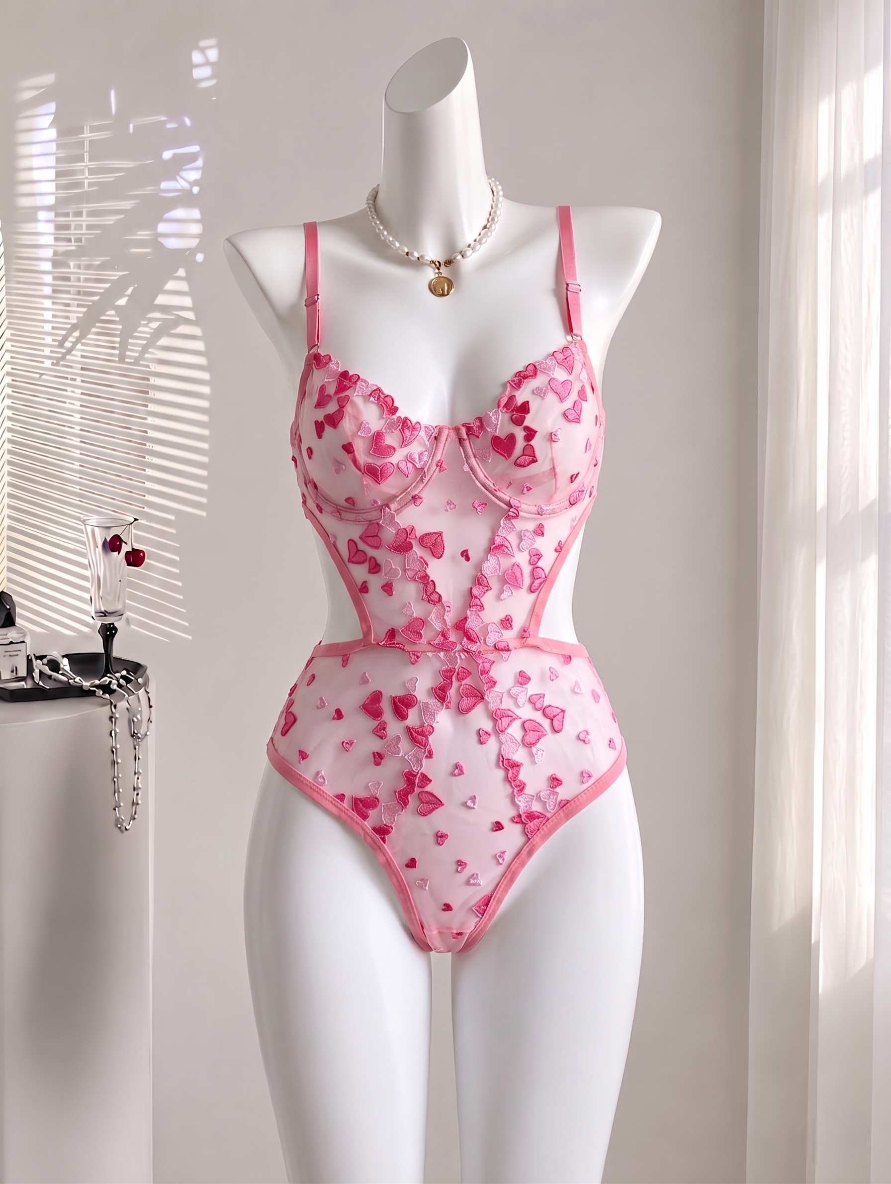 Kalp İşlemeli Transparan Bodysuit