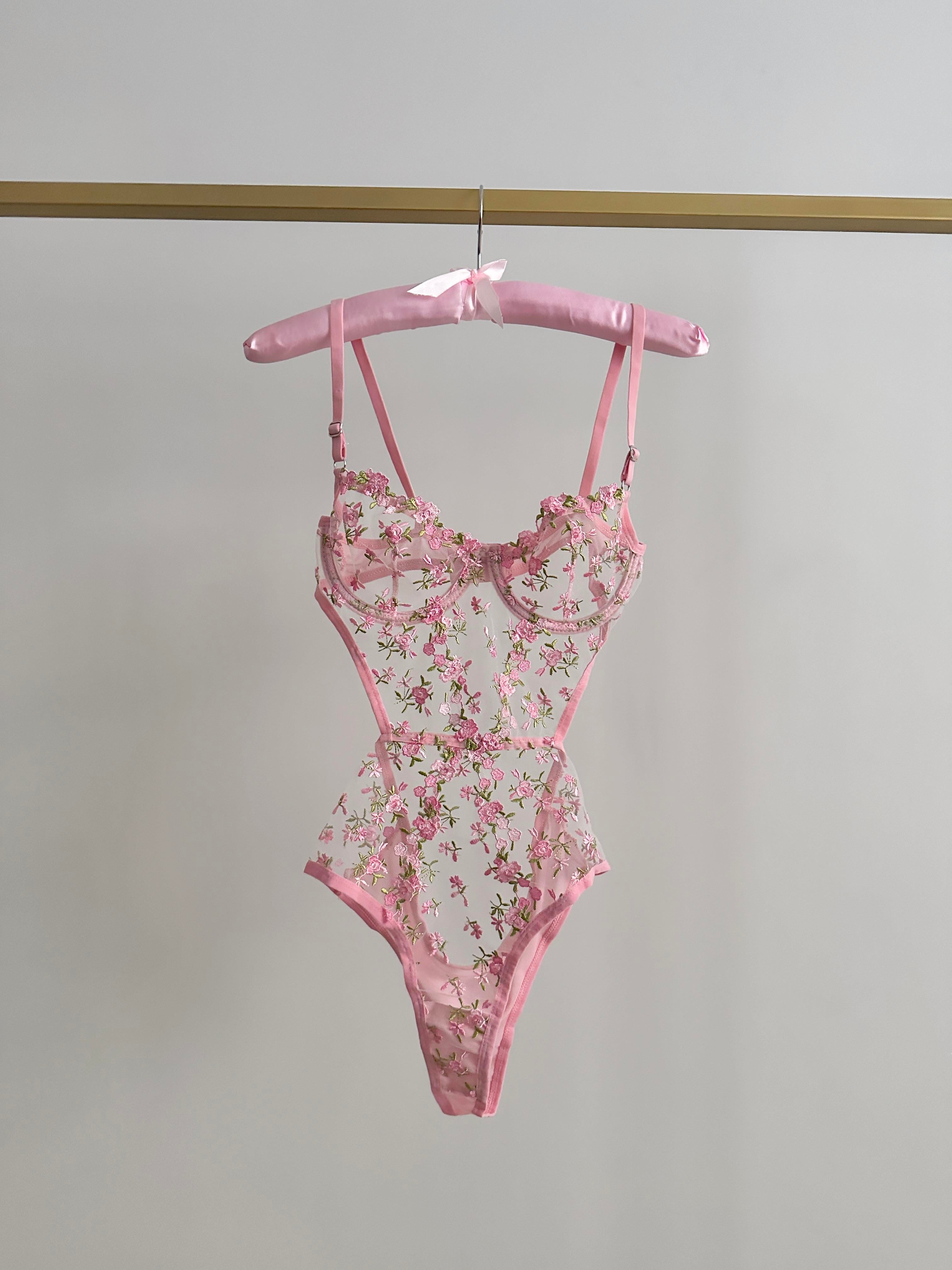 Çiçek İşlemeli Transparan Bodysuit