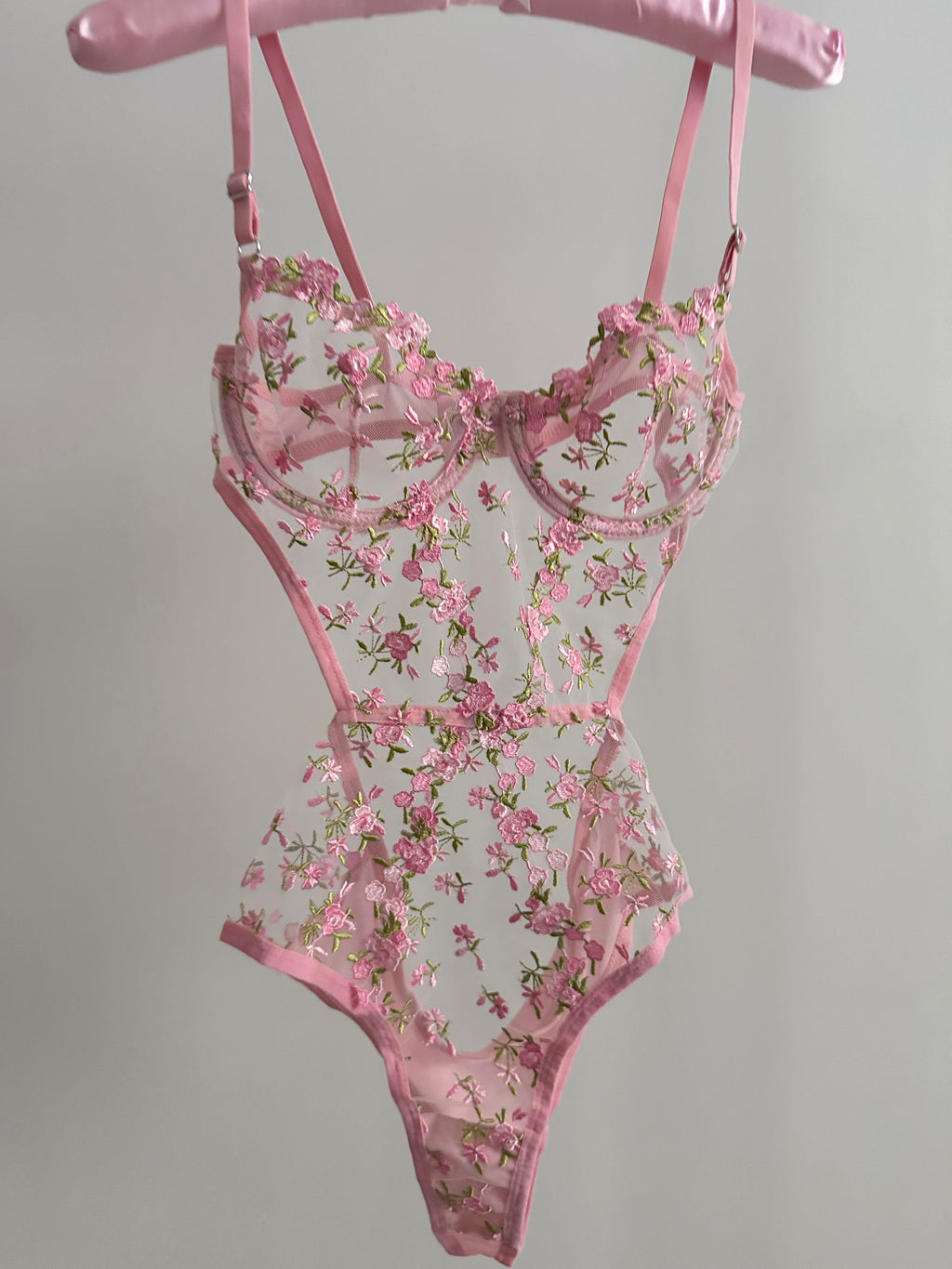 Çiçek İşlemeli Transparan Bodysuit
