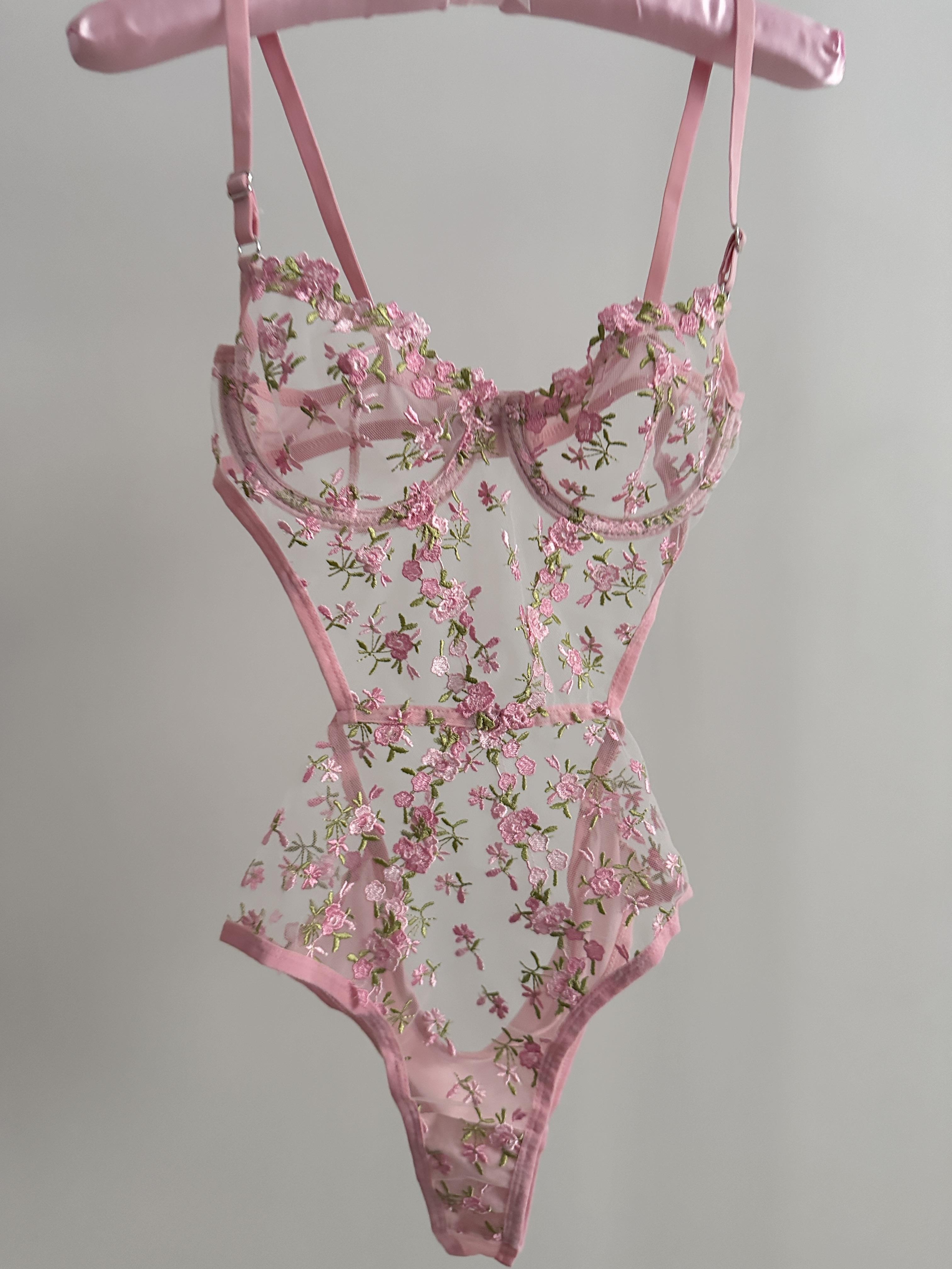 Çiçek İşlemeli Transparan Bodysuit