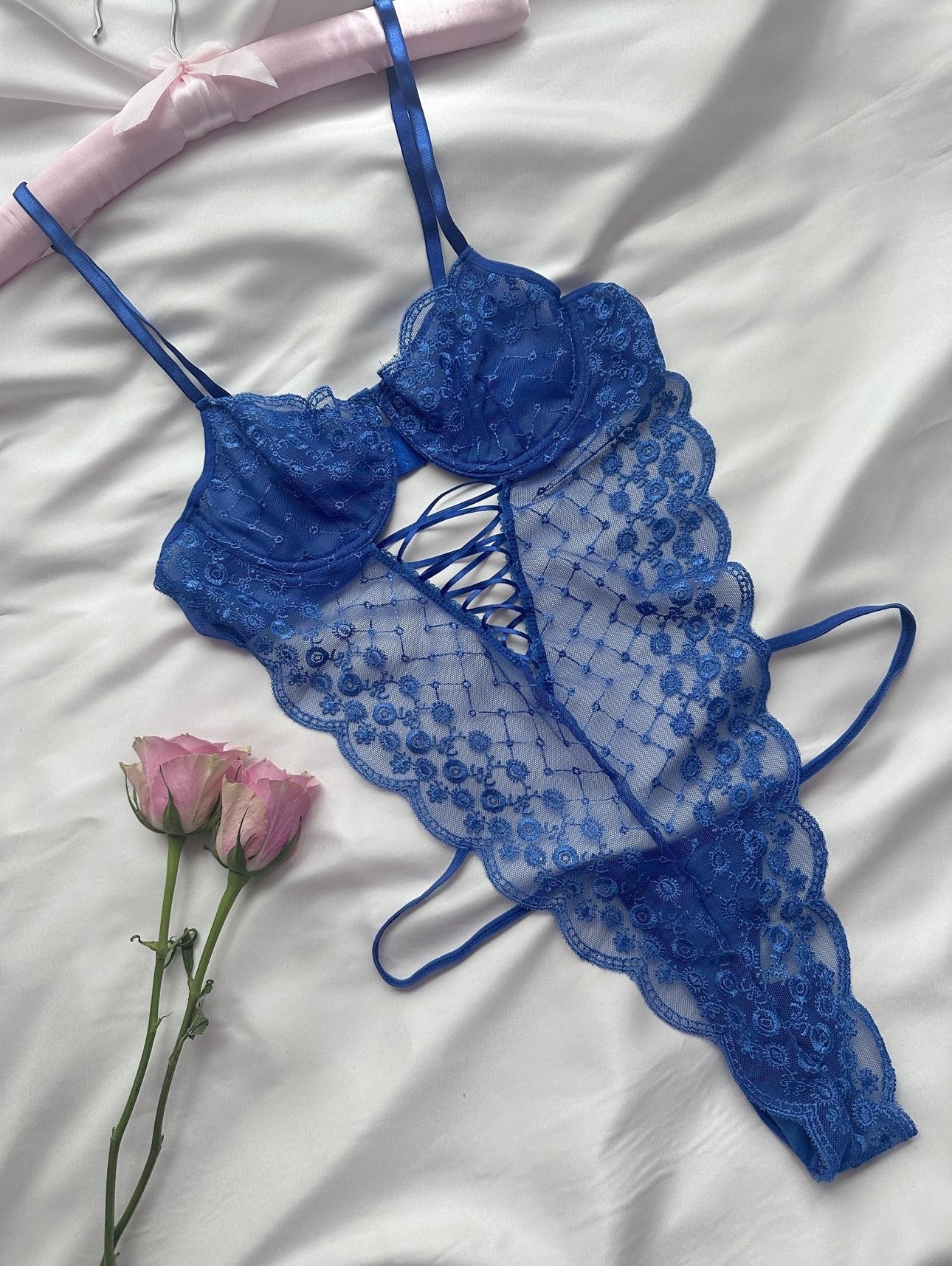 Mavi Dantel İşlemeli Transparan Bodysuit