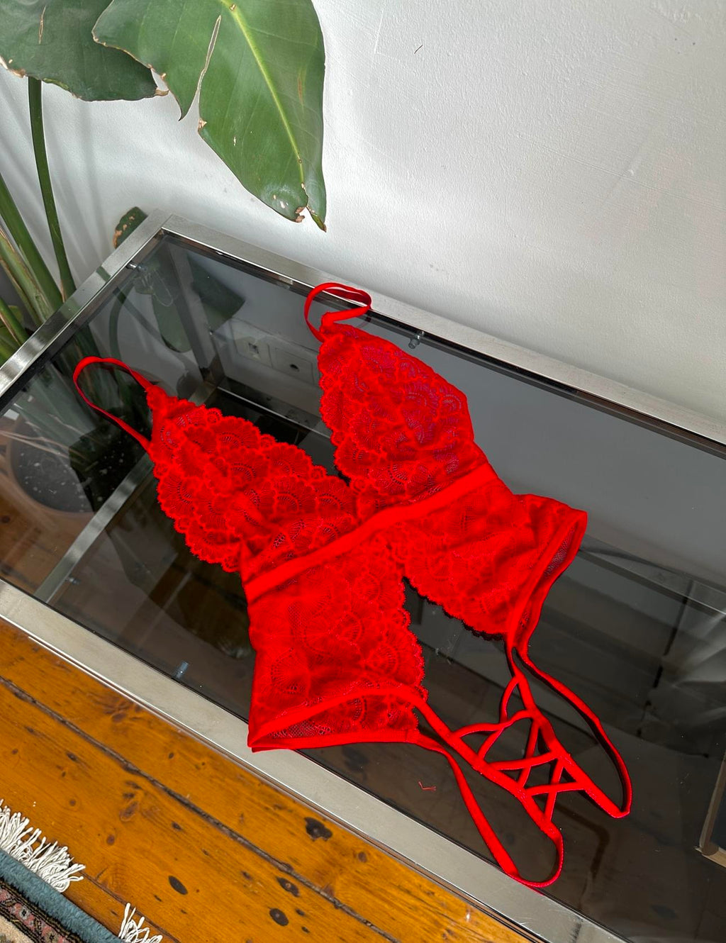 Dantel Detaylı Transparan Bodysuit