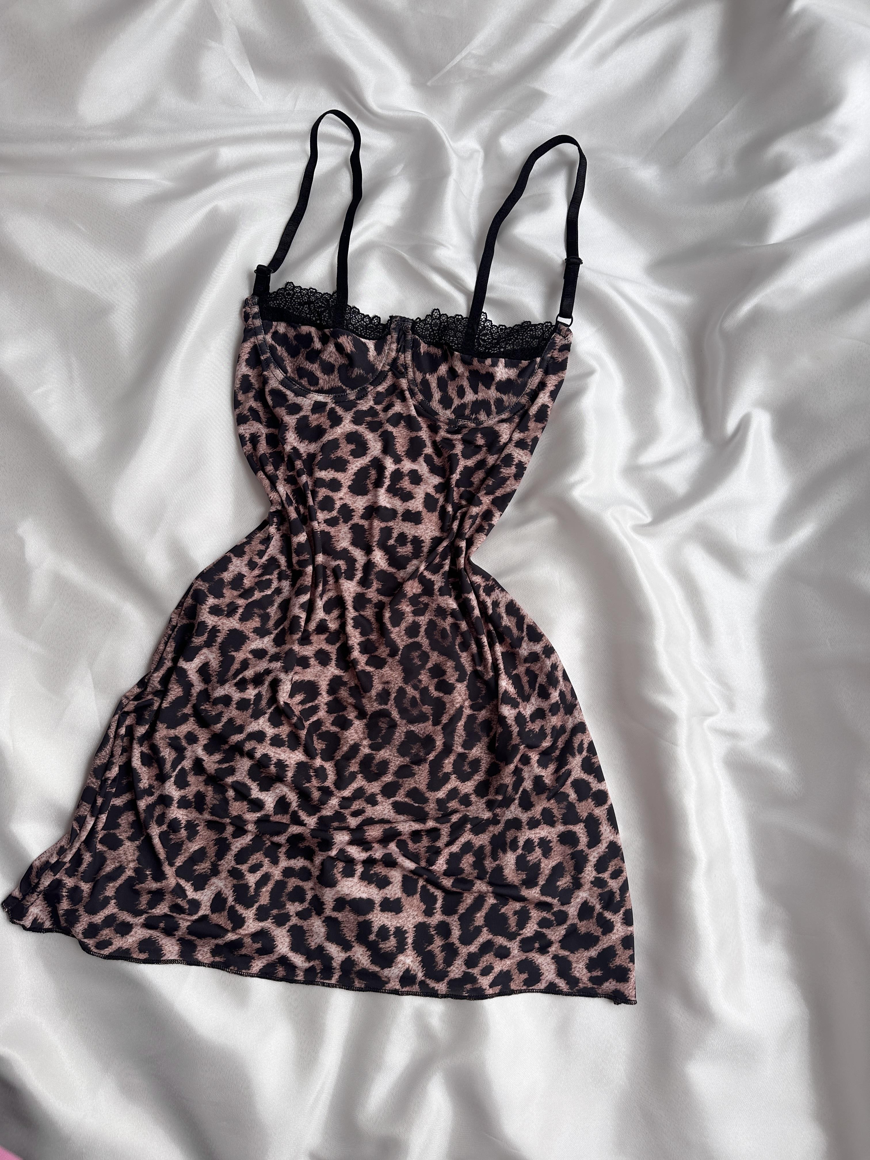 Leopar Saten Gecelik