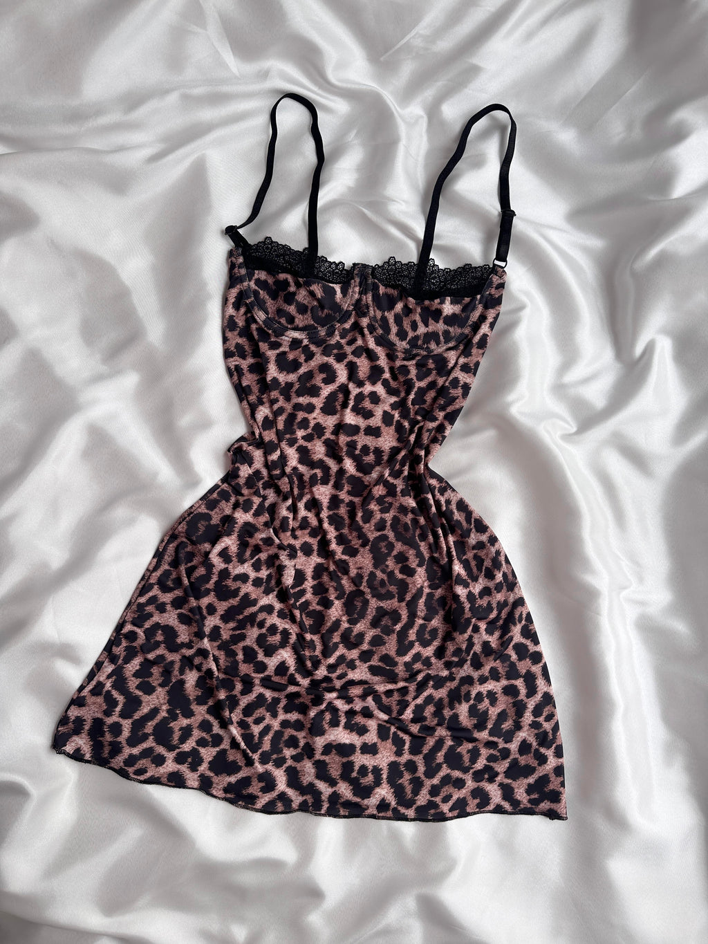 Leopar Saten Gecelik