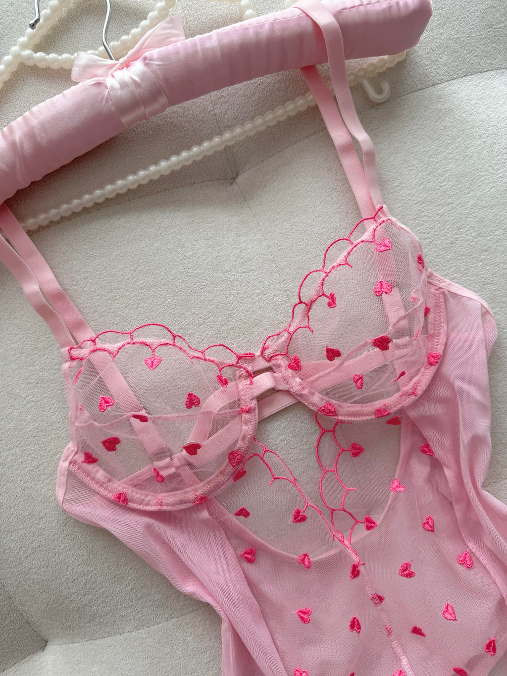 Pembe Kalp Desenli Transparan Bodysuit