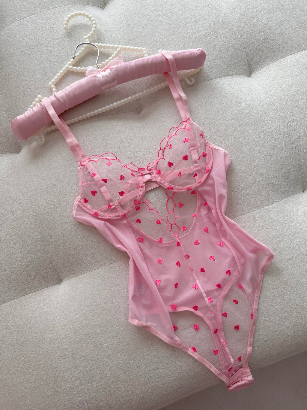 Pembe Kalp Desenli Transparan Bodysuit