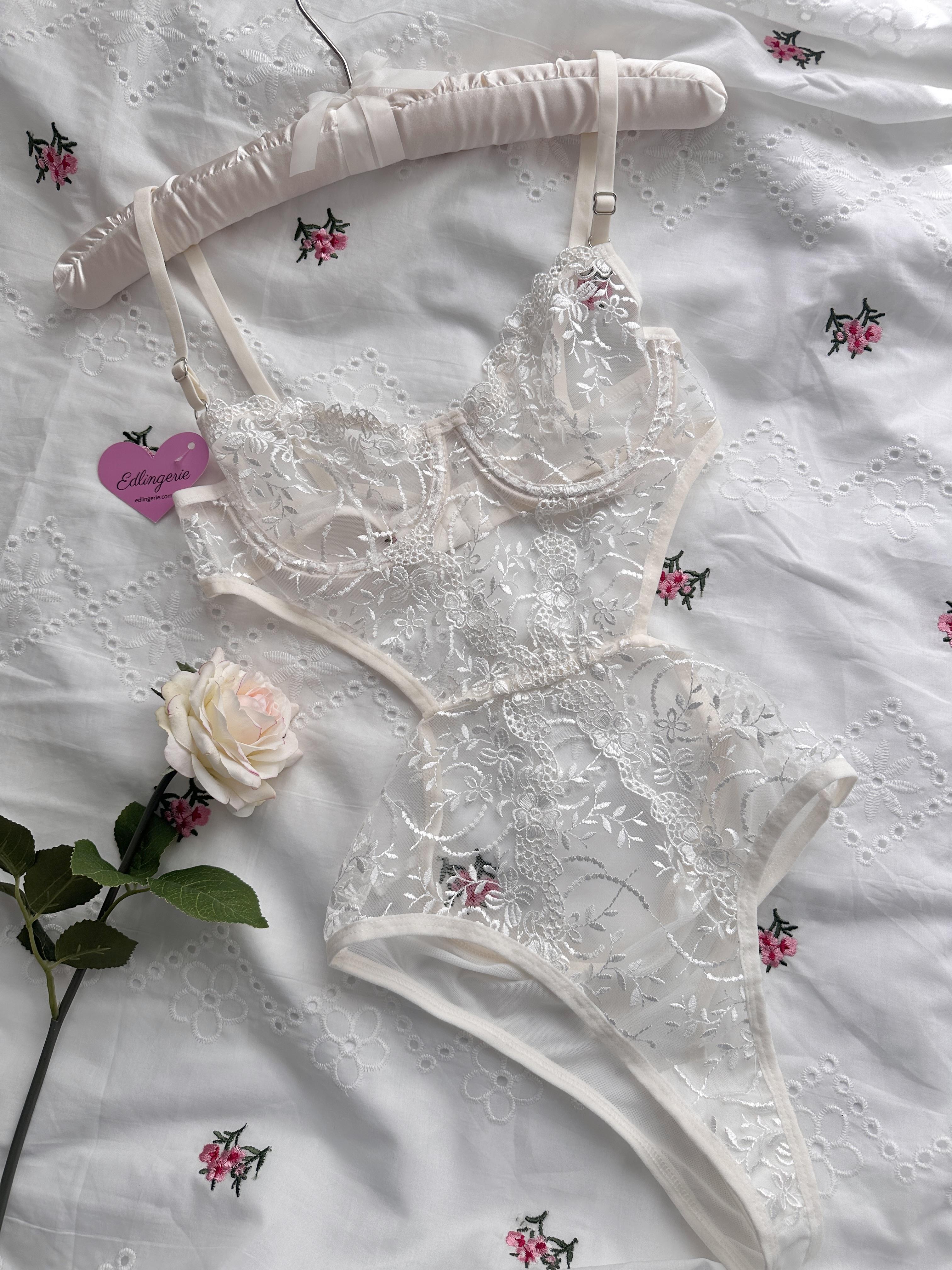 Çiçek İşlemeli Transparan Bodysuit