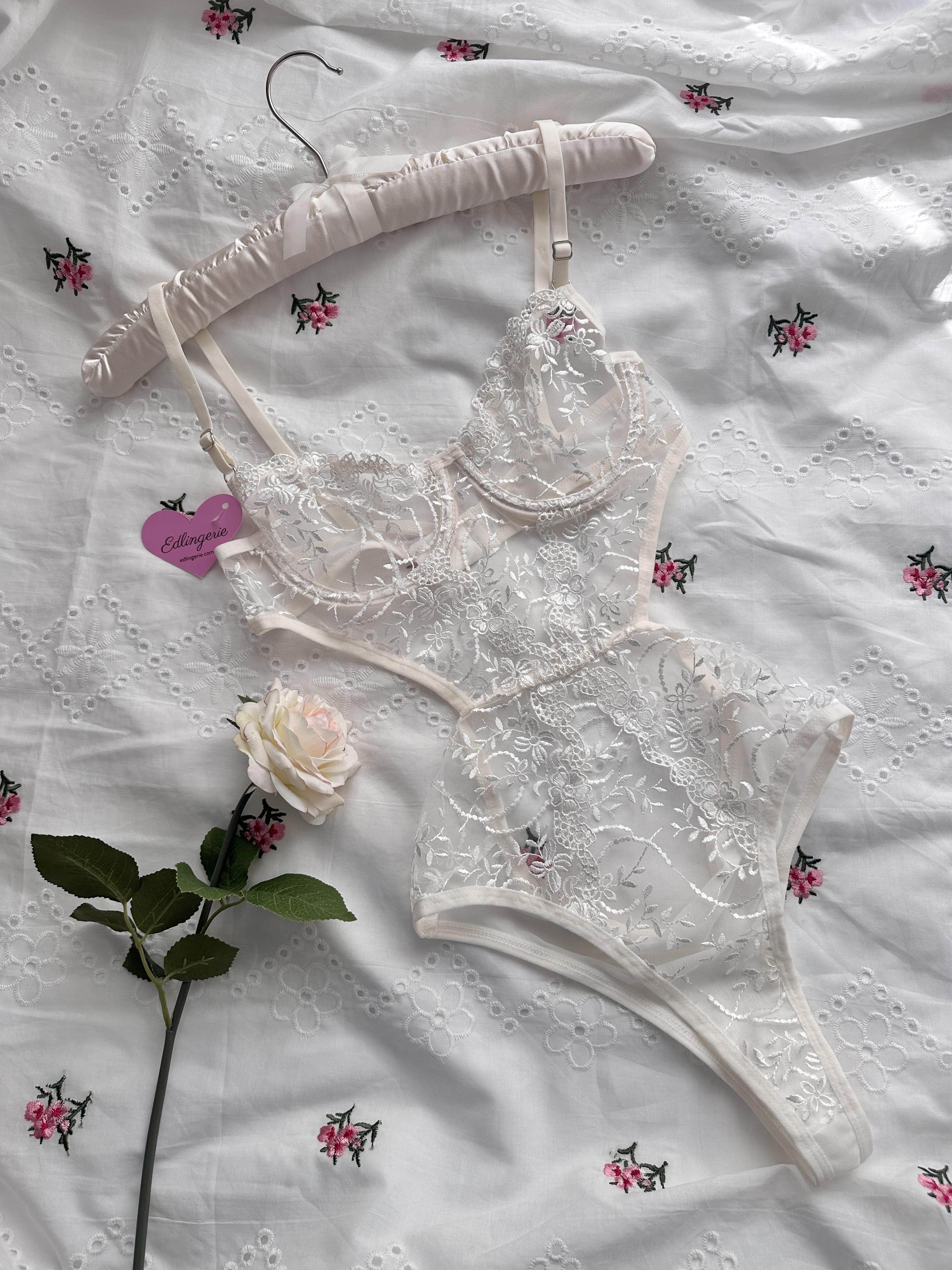 Çiçek İşlemeli Transparan Bodysuit