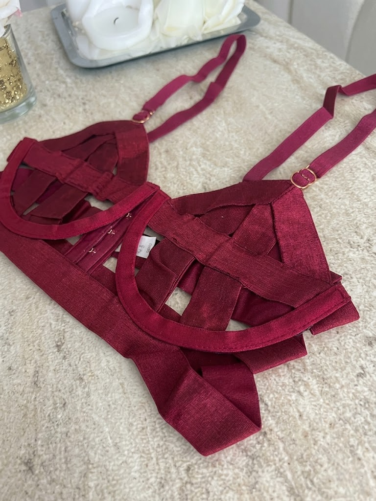 Bordo Şerit Detaylı Fantezi Set
