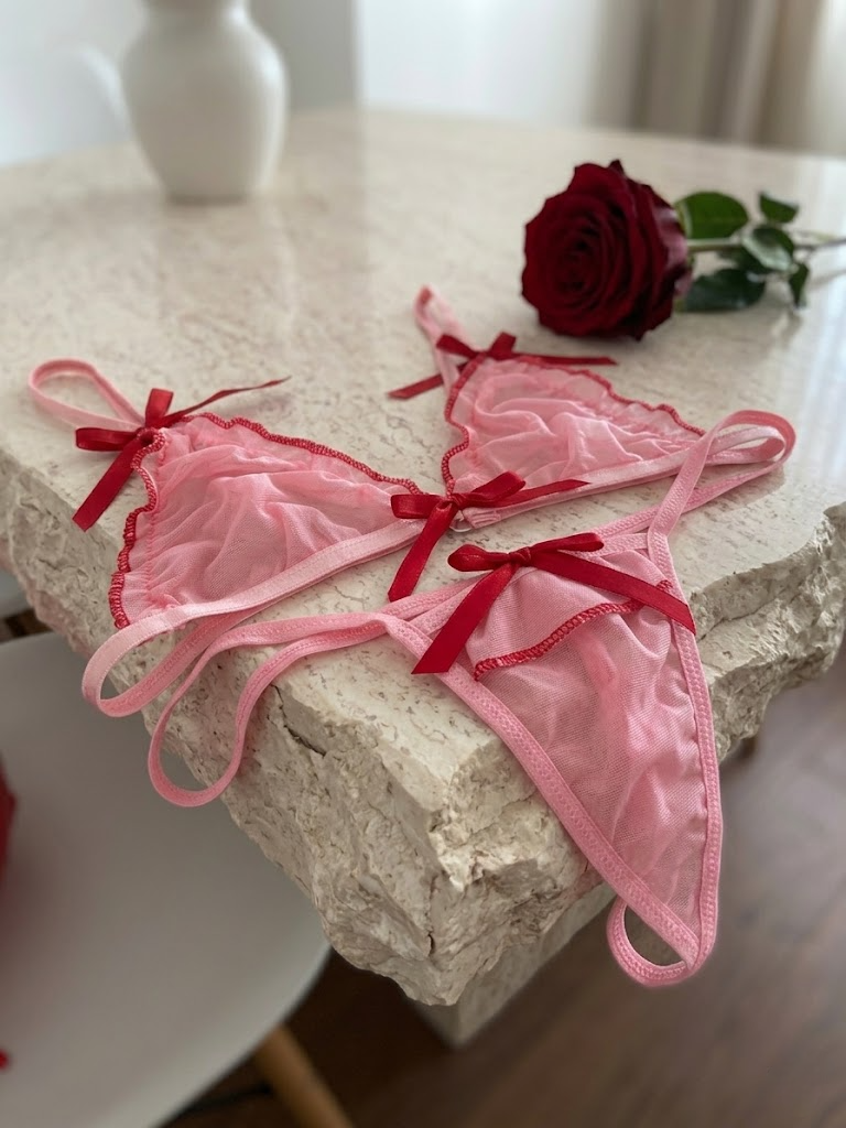 Pembe Kurdele Detaylı Transparan Set