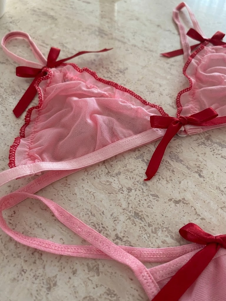 Pembe Kurdele Detaylı Transparan Set