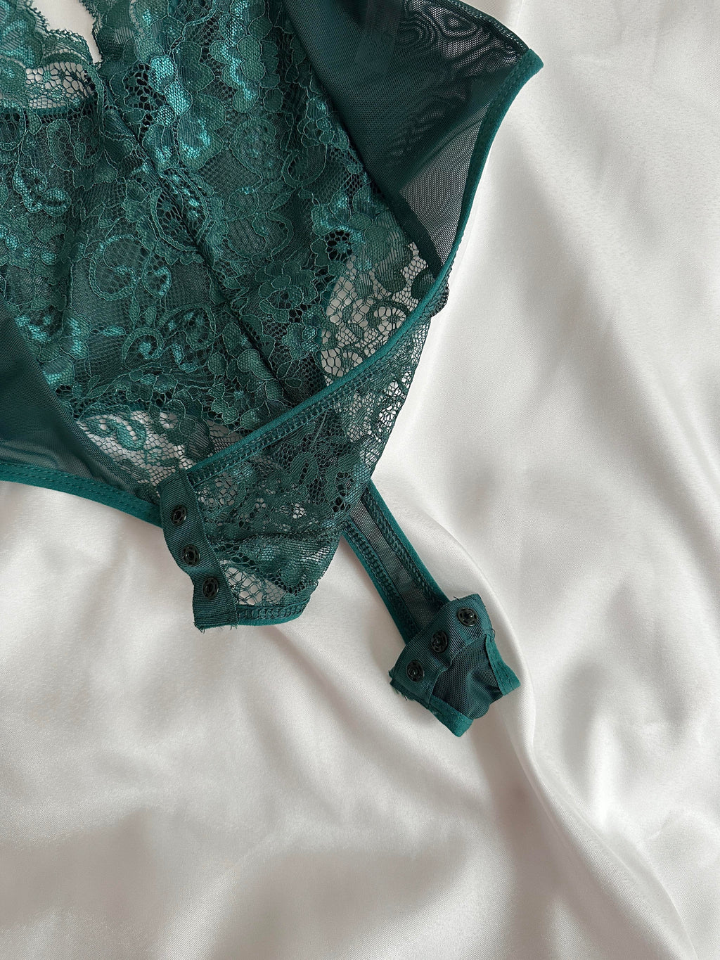 Zümrüt Yeşili Dantel Bodysuit